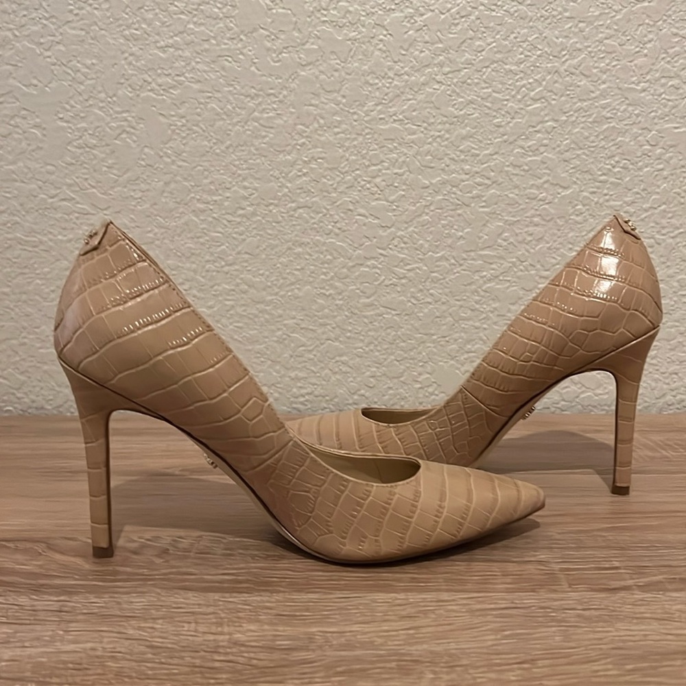 Sam Edelman Tan croc print pumps